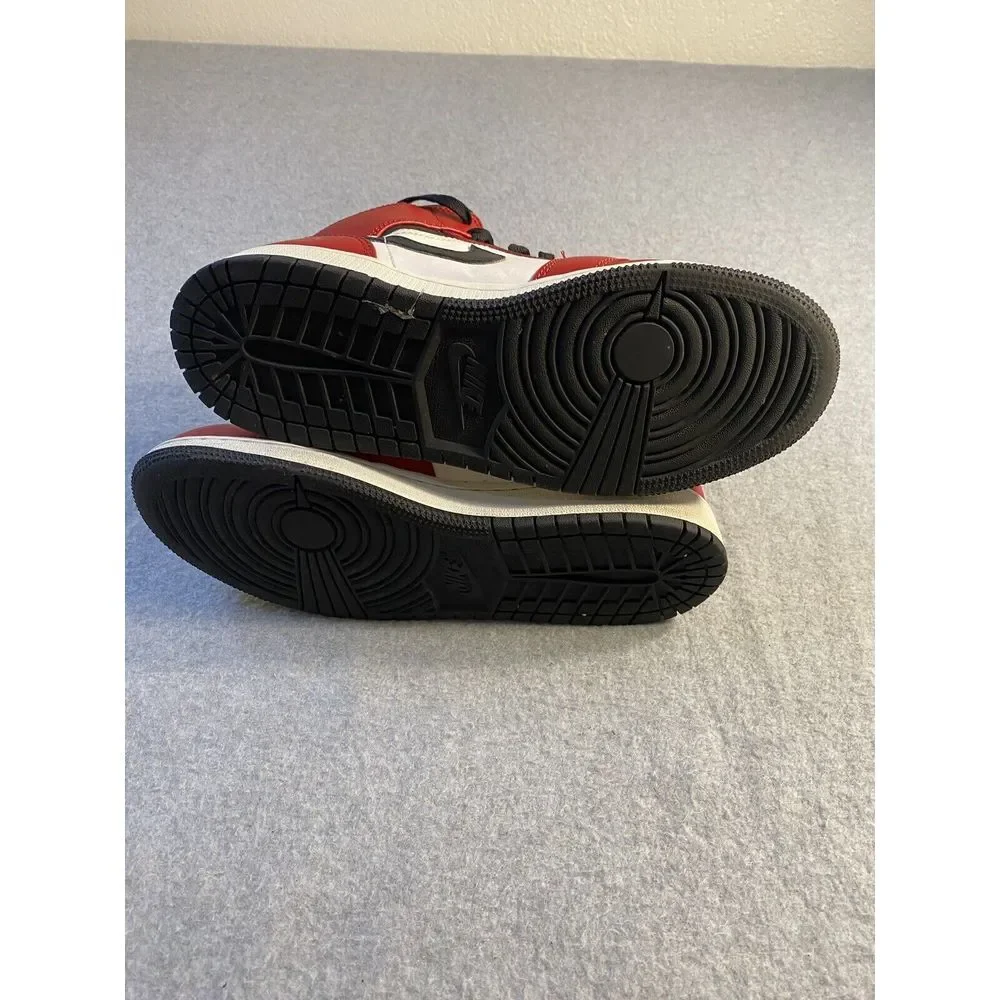 Size 6.5 - Jordan 1 Mid Chicago Black‎ Toe 554724-069